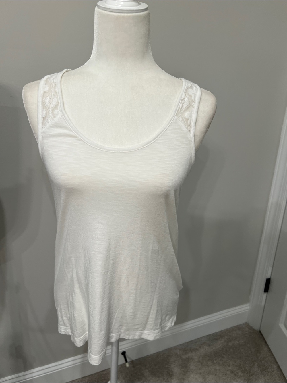 Kenar Women's White Lace-Trim Tank Top Size 8